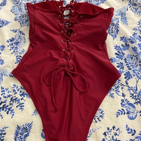 Fashion Nova Strapless Bathing Suit 😍 - Picture 2 of 2